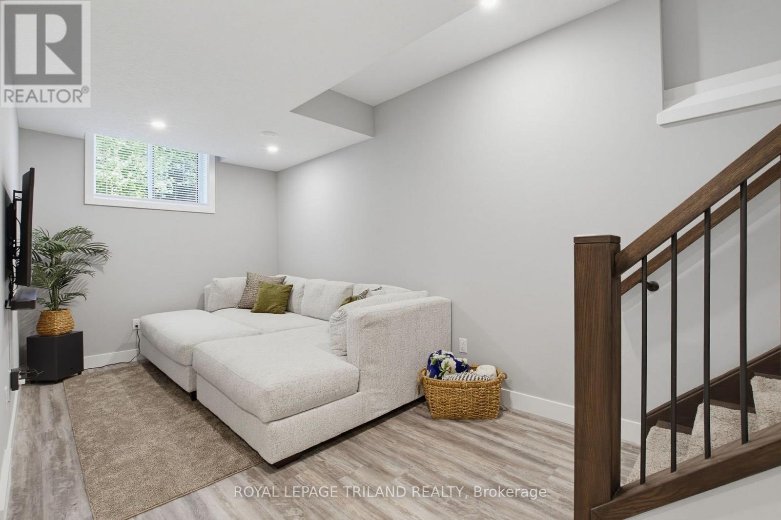 14 - 3557 Colonel Talbot Road Property Photo 27