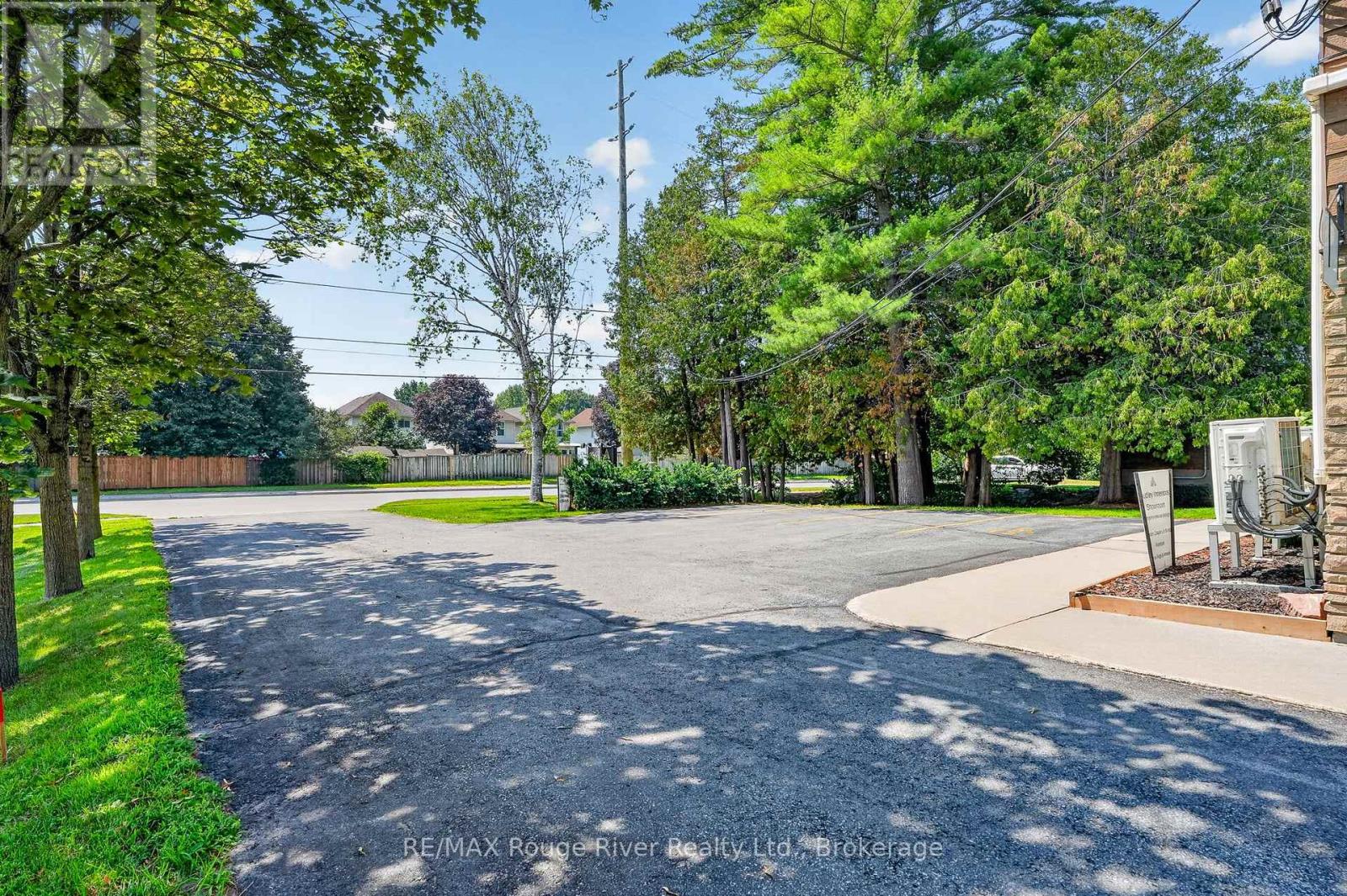 66 Elgin Street W Property Photo 5