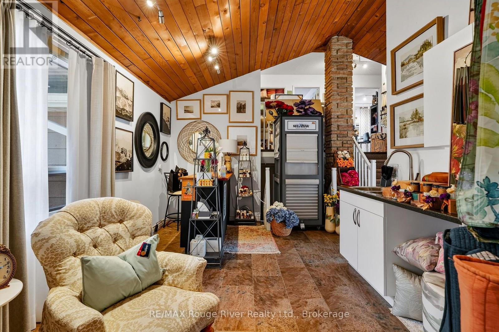 66 Elgin Street W Property Photo 12