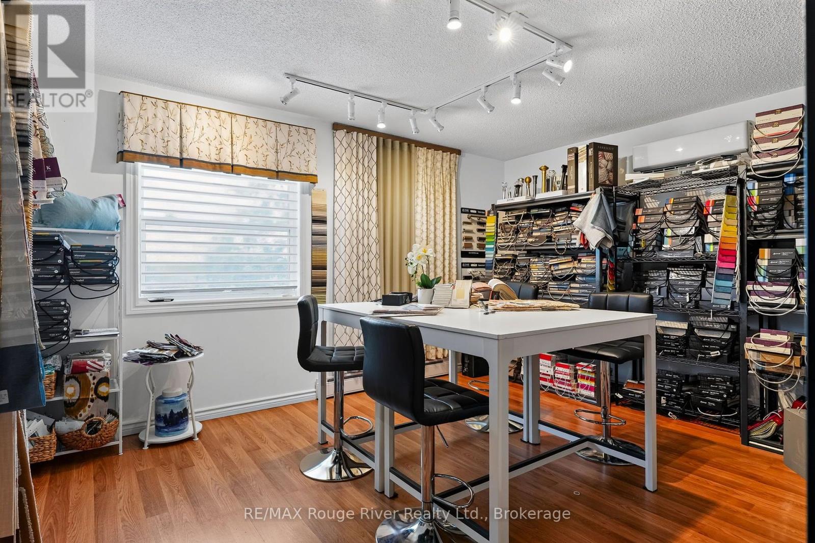 66 Elgin Street W Property Photo 13