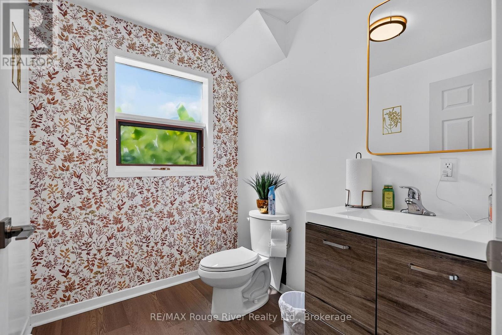 66 Elgin Street W Property Photo 25