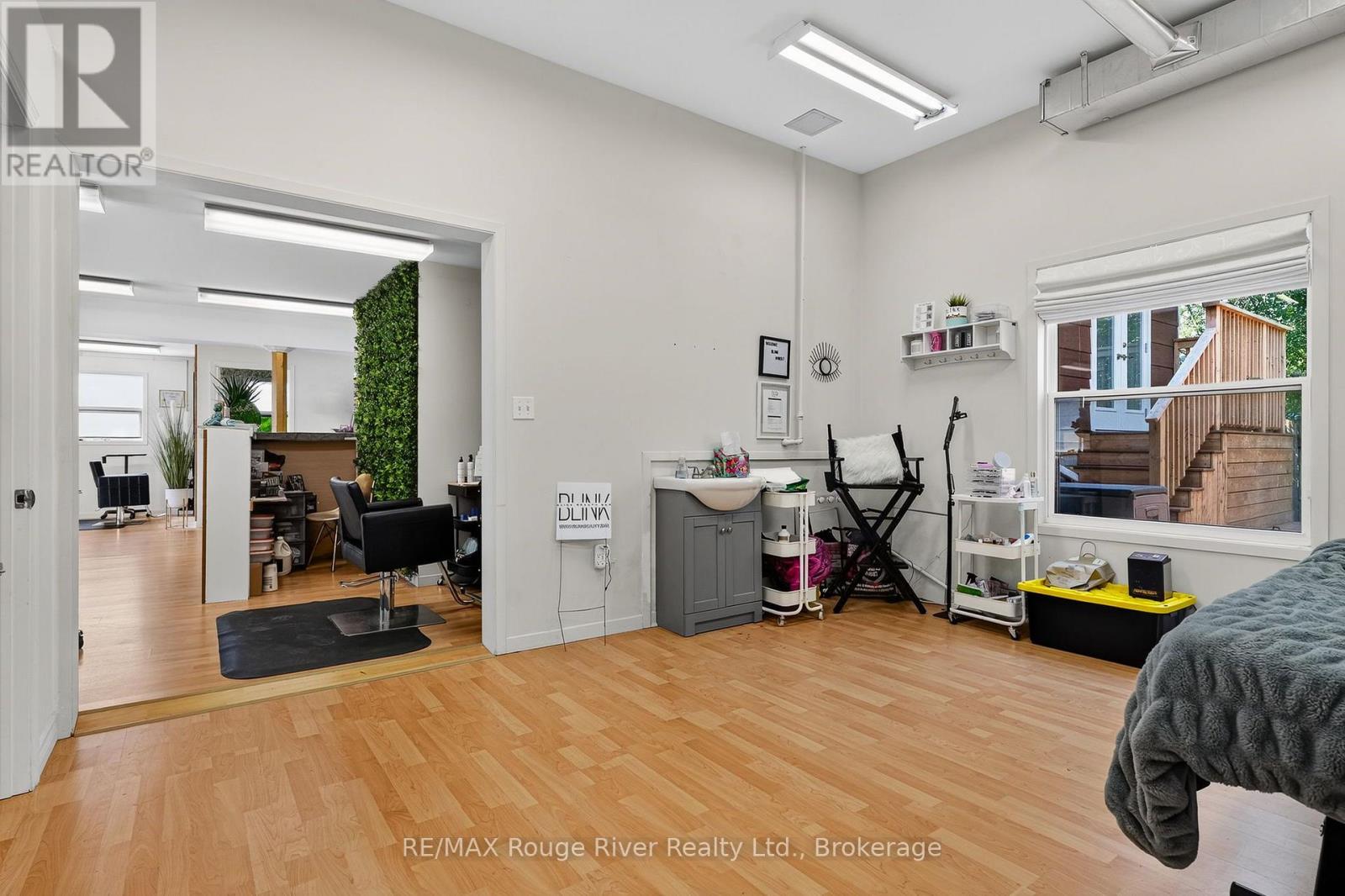 66 Elgin Street W Property Photo 27