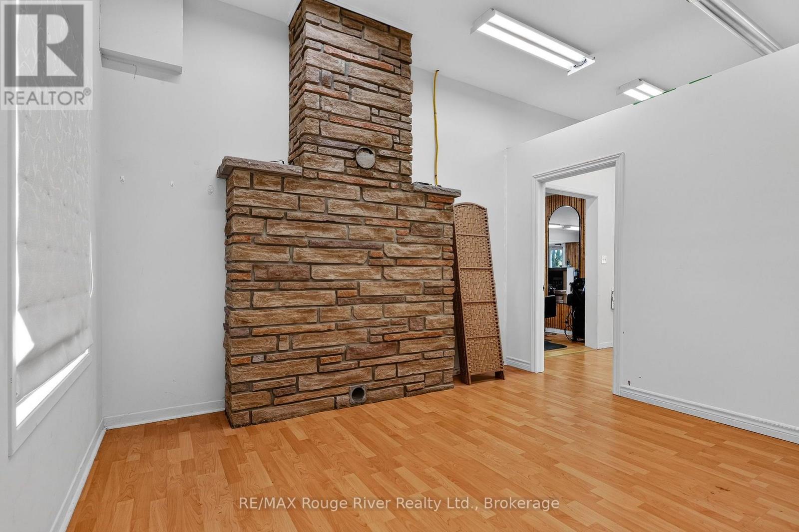 66 Elgin Street W Property Photo 30