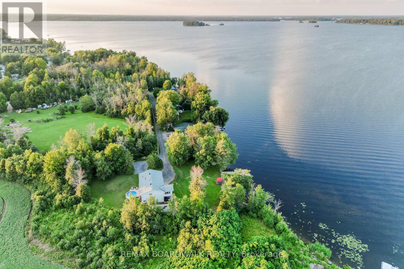 100 Mcculloughs Landing Property Photo 3