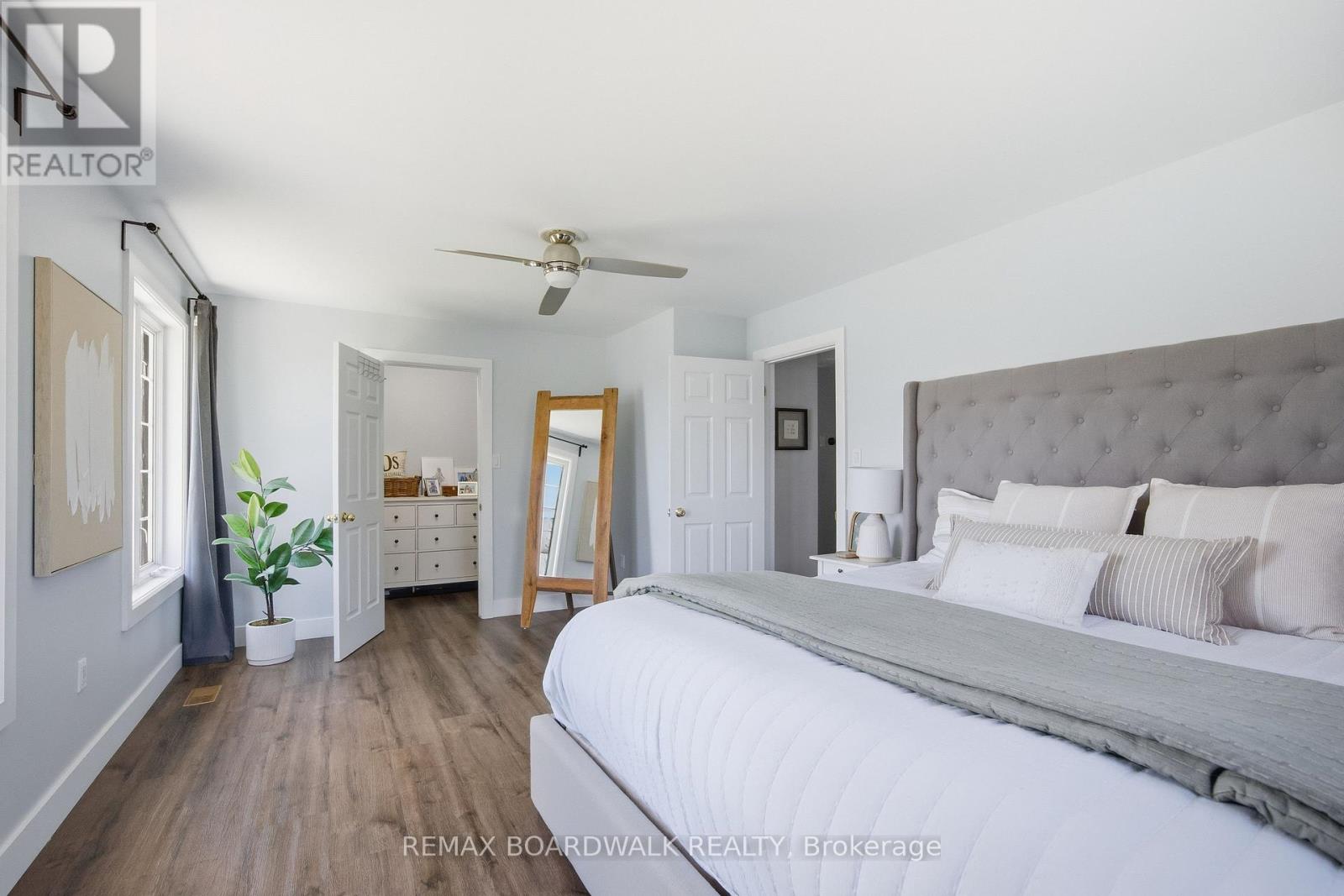 100 Mcculloughs Landing Property Photo 17