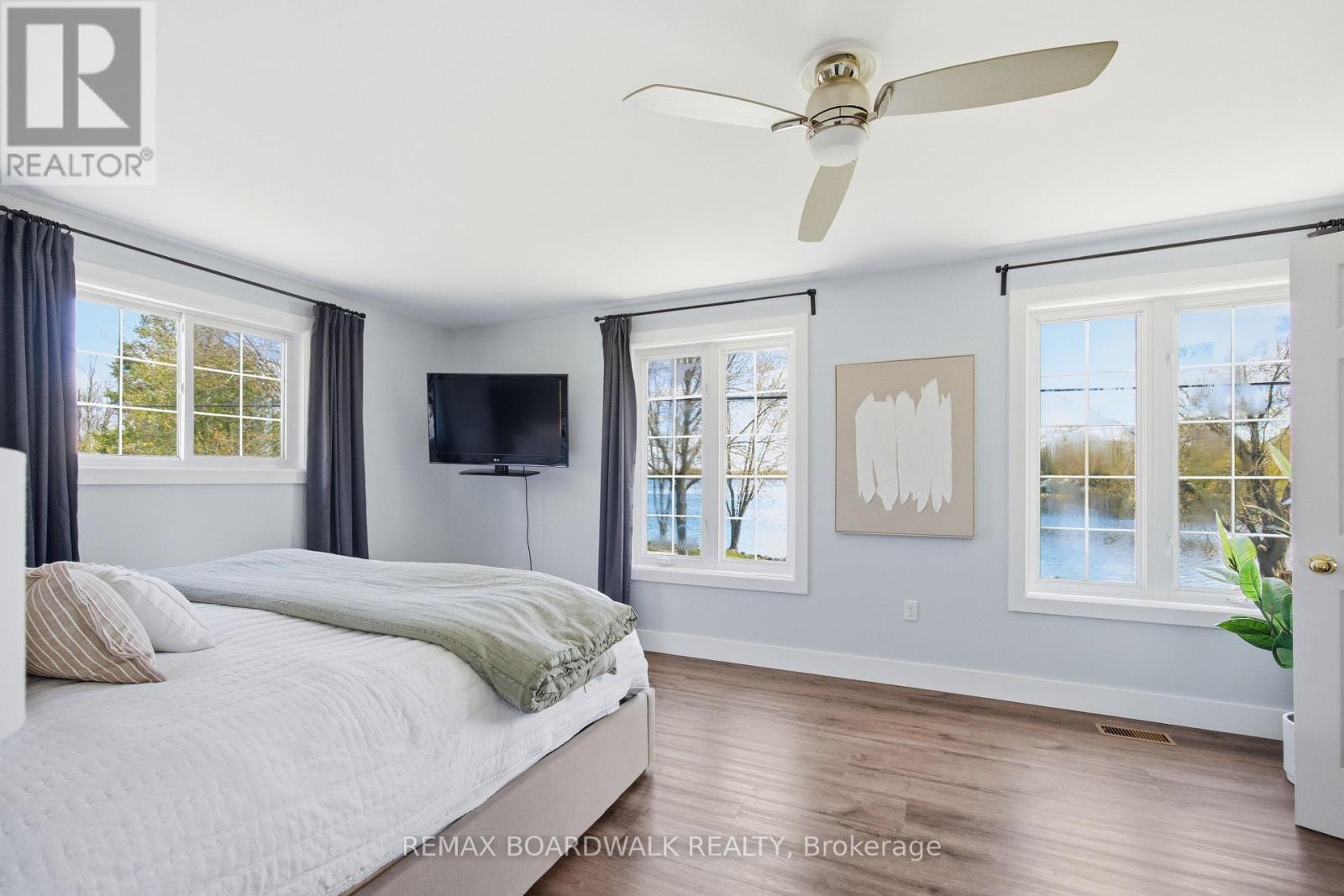 100 Mcculloughs Landing Property Photo 18
