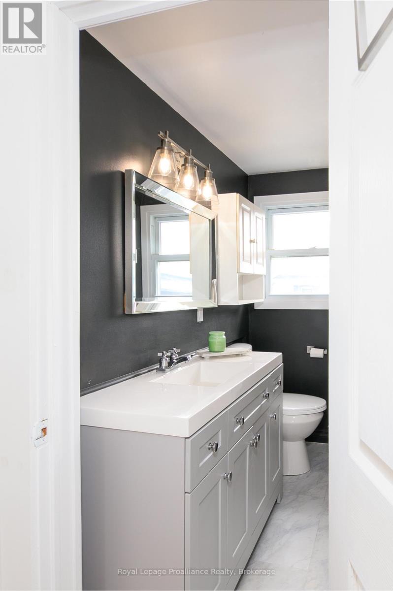 83 Moira Street E Property Photo 21