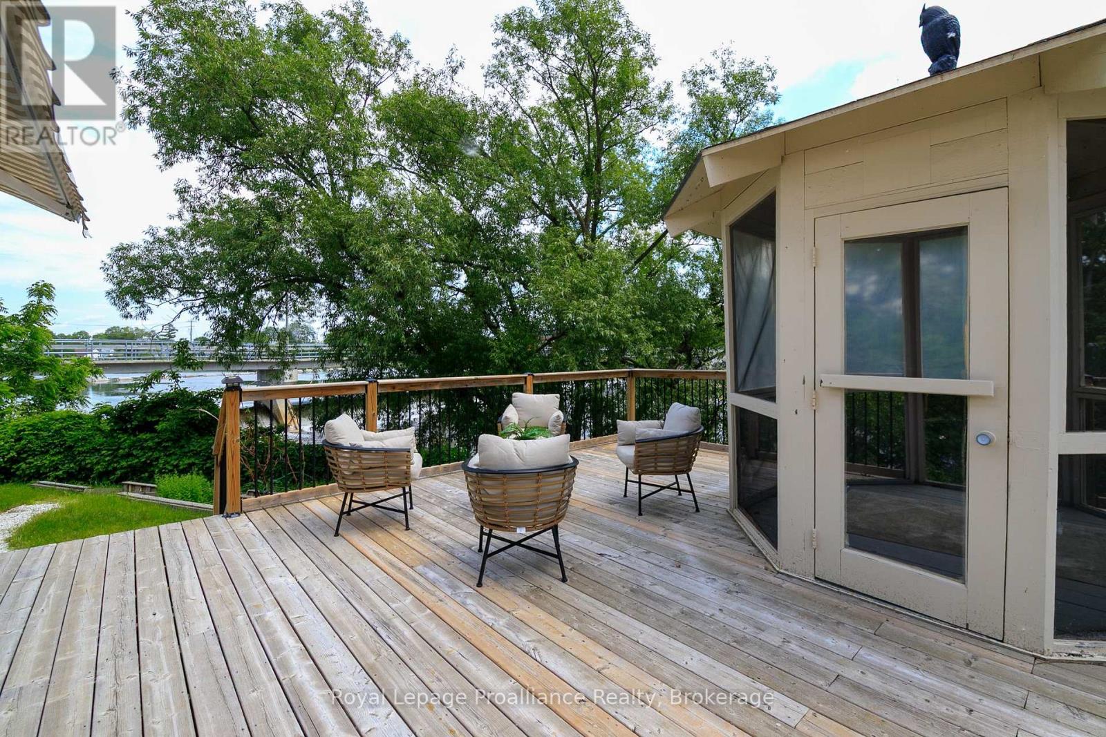 83 Moira Street E Property Photo 23