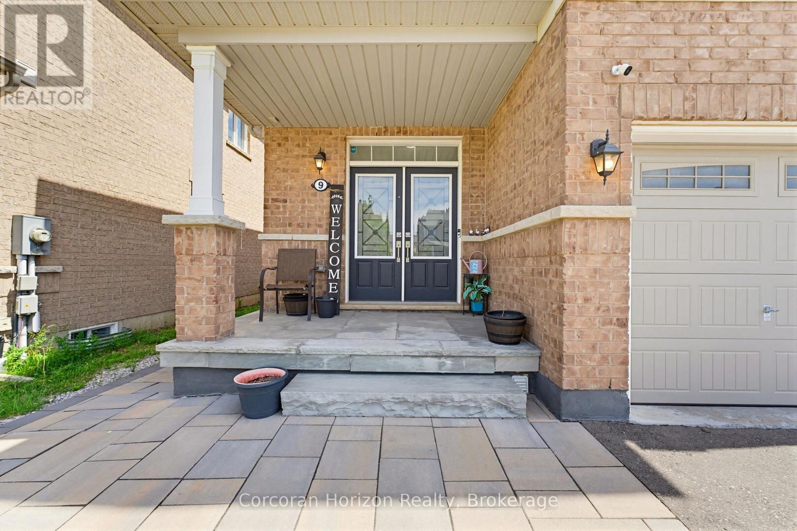 Upper - 9 Price Street Property Photo 5