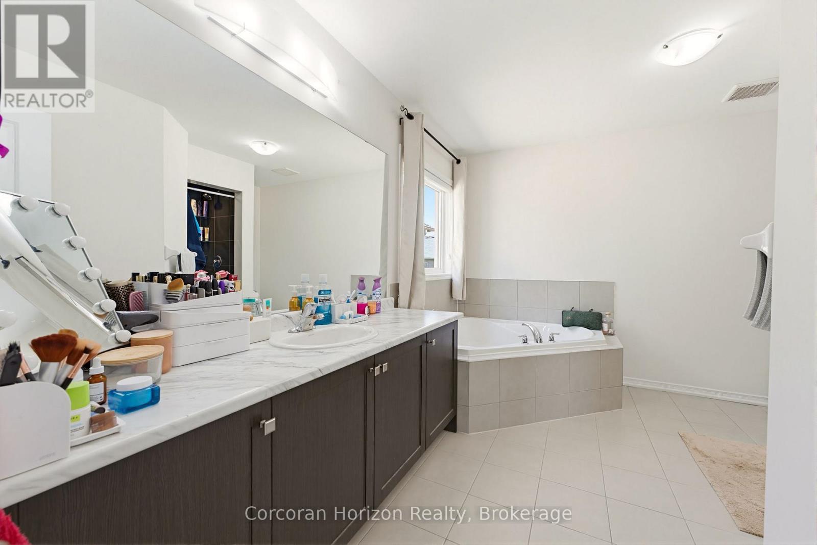 Upper - 9 Price Street Property Photo 21