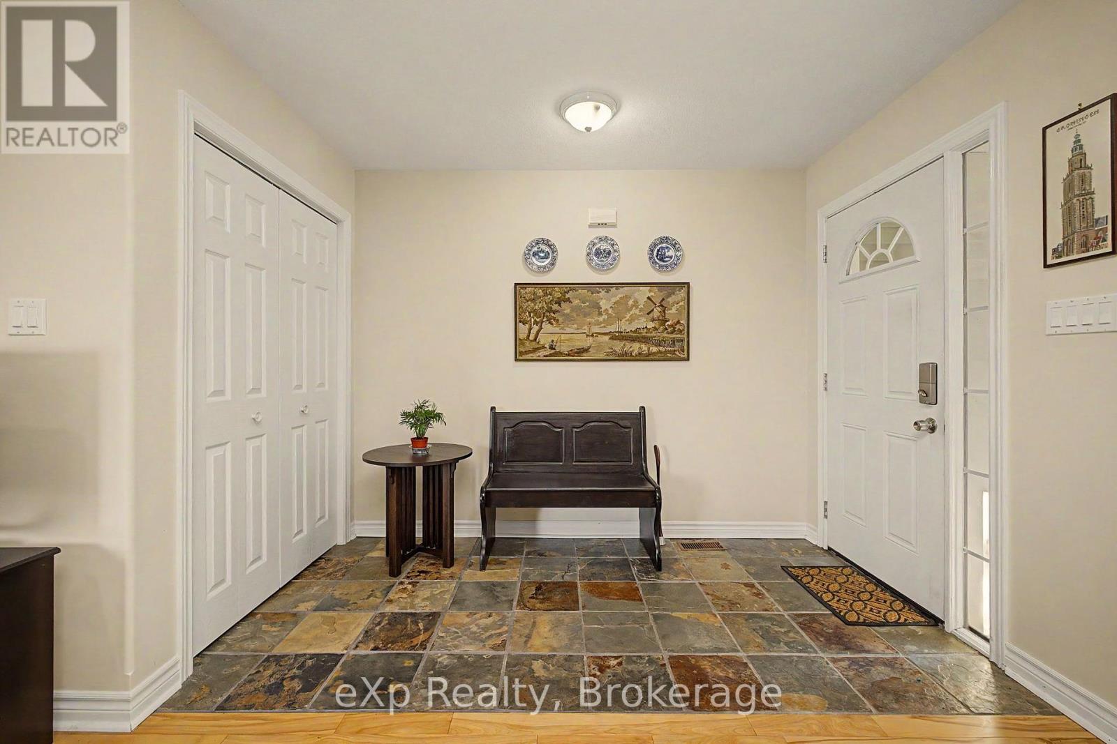 2 Mann Avenue N Property Photo 3