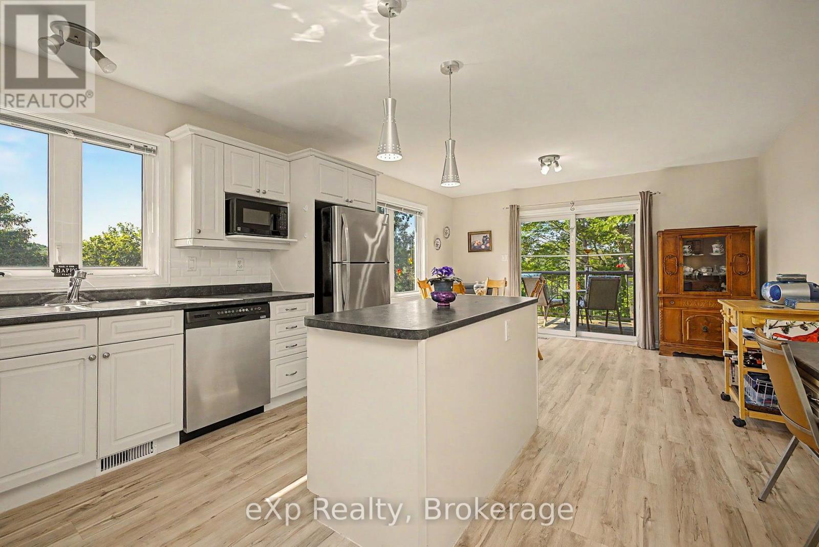 2 Mann Avenue N Property Photo 10