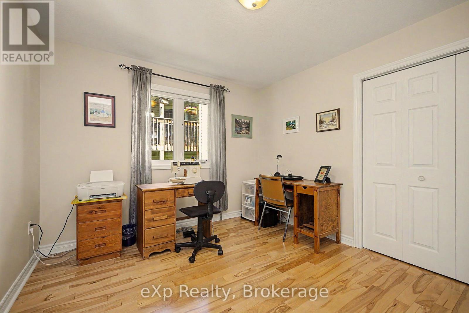 2 Mann Avenue N Property Photo 15