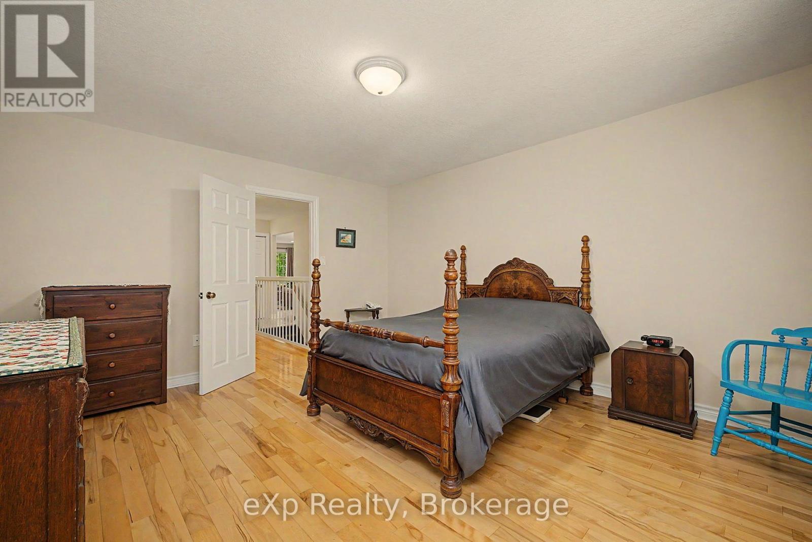 2 Mann Avenue N Property Photo 17