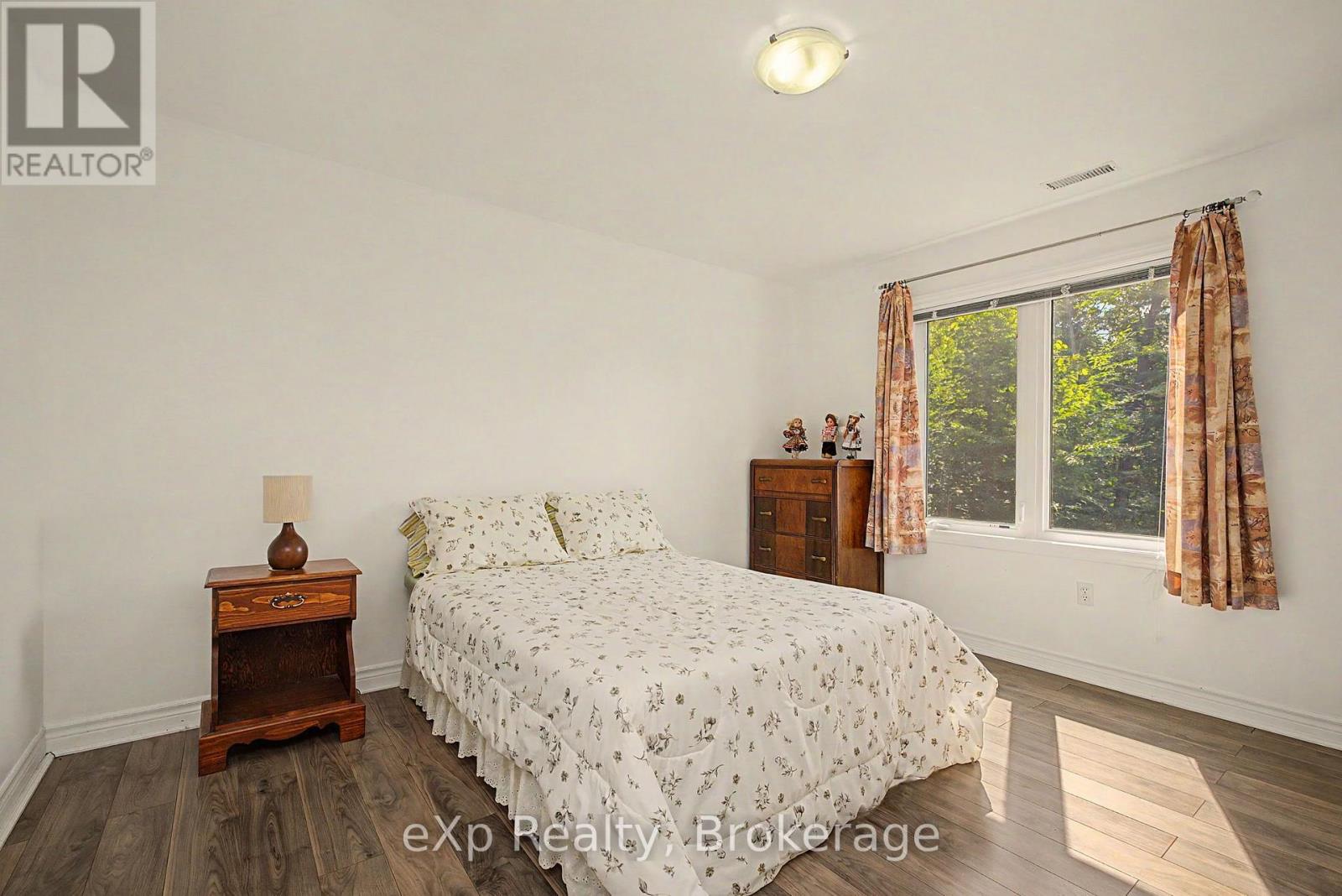 2 Mann Avenue N Property Photo 24