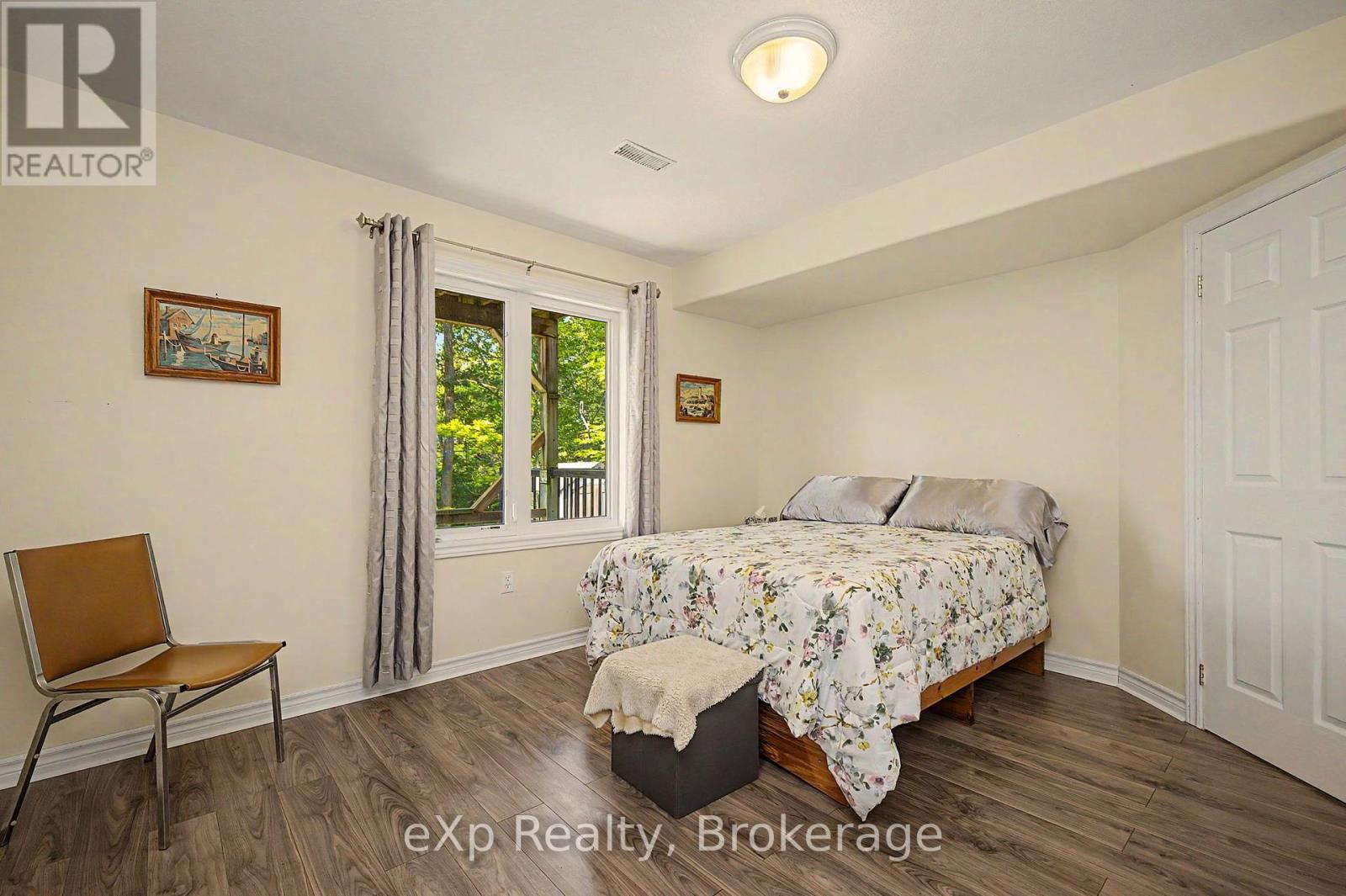2 Mann Avenue N Property Photo 26