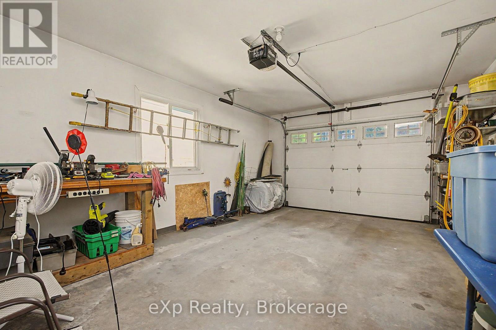 2 Mann Avenue N Property Photo 32