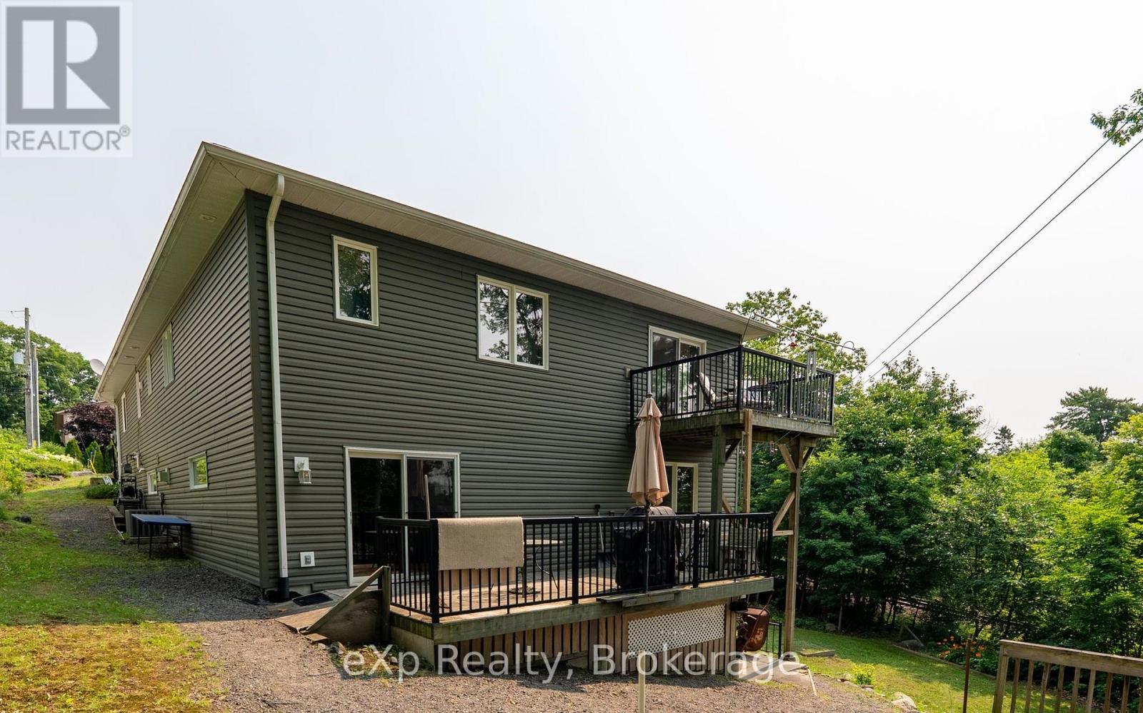 2 Mann Avenue N Property Photo 37