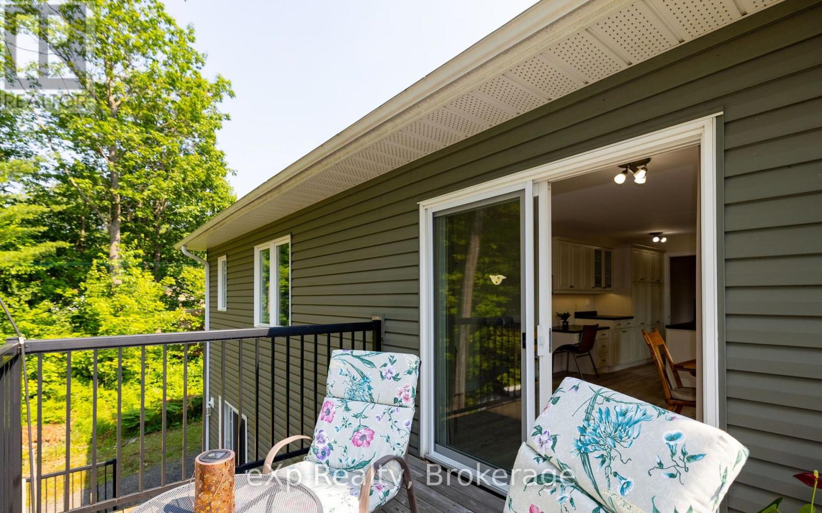 2 Mann Avenue N Property Photo 39