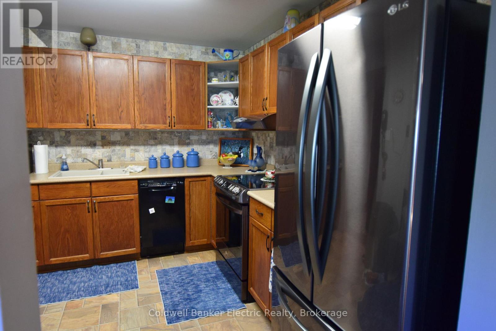 104 - 2418 Mountland Drive Property Photo 14