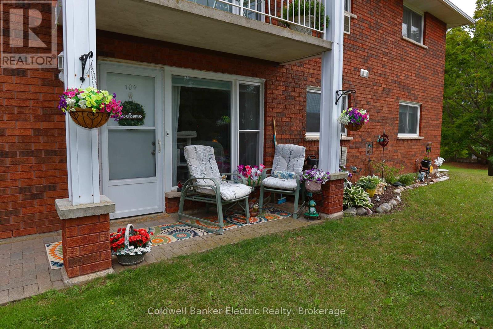 104 - 2418 Mountland Drive Property Photo 23