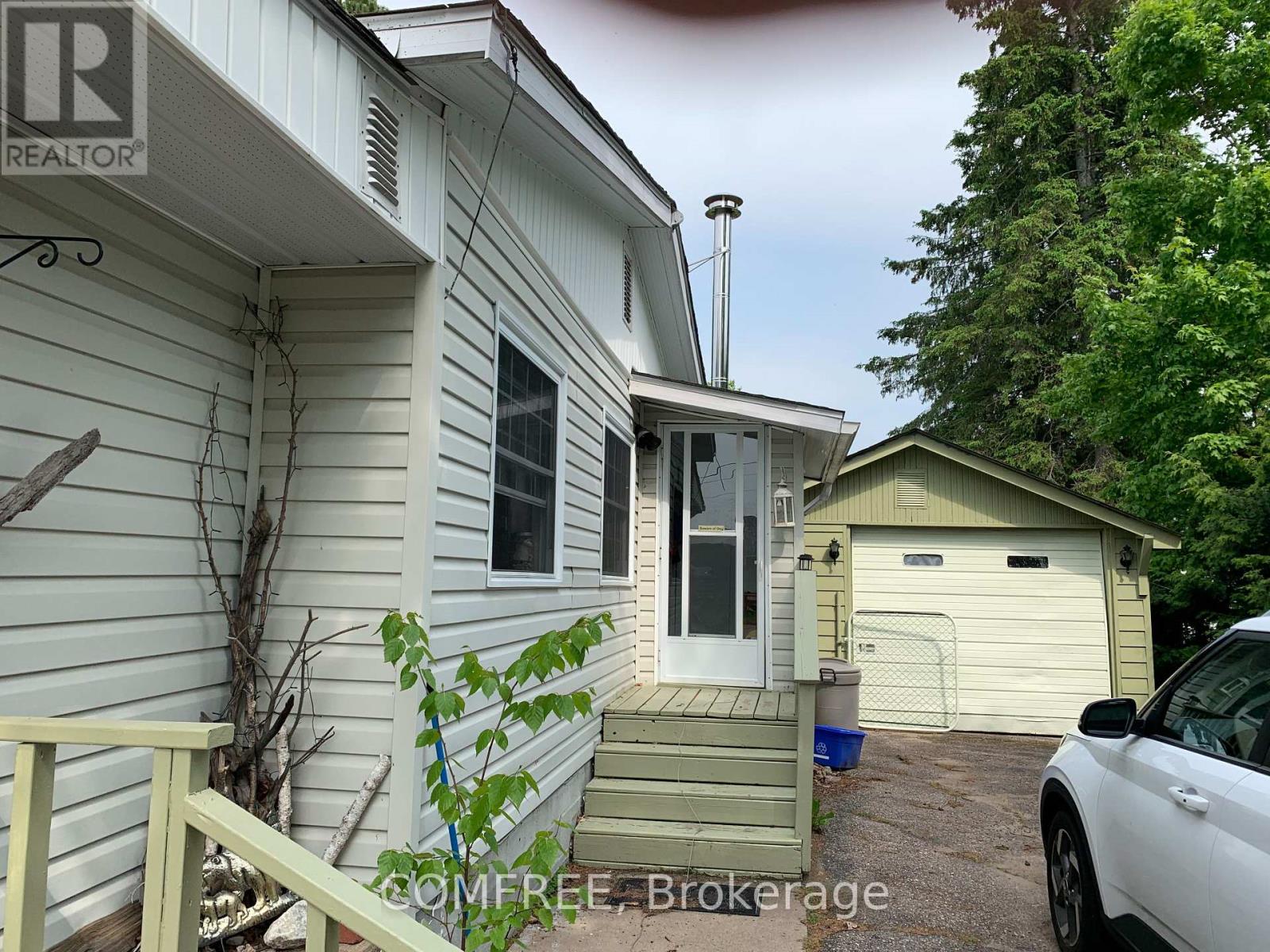 39 Lake Street Property Photo 2