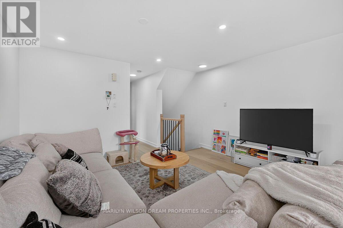D - 4522 Innes Road Property Photo 8