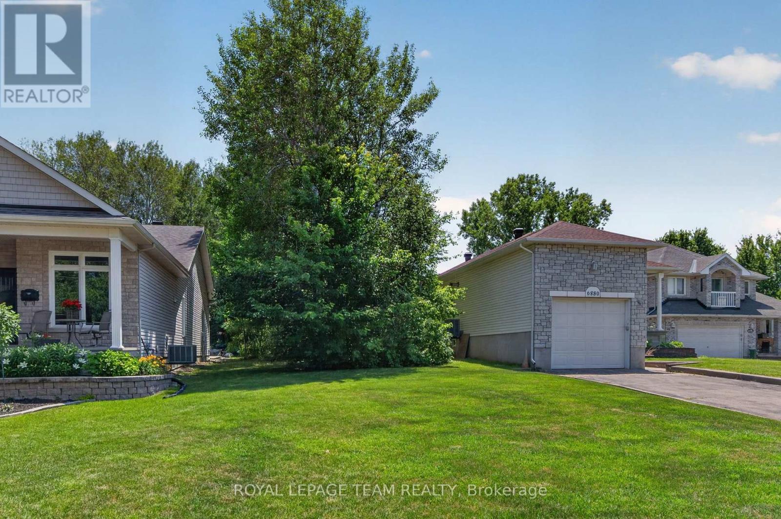 6882c Edgar Brault Street Property Photo 4