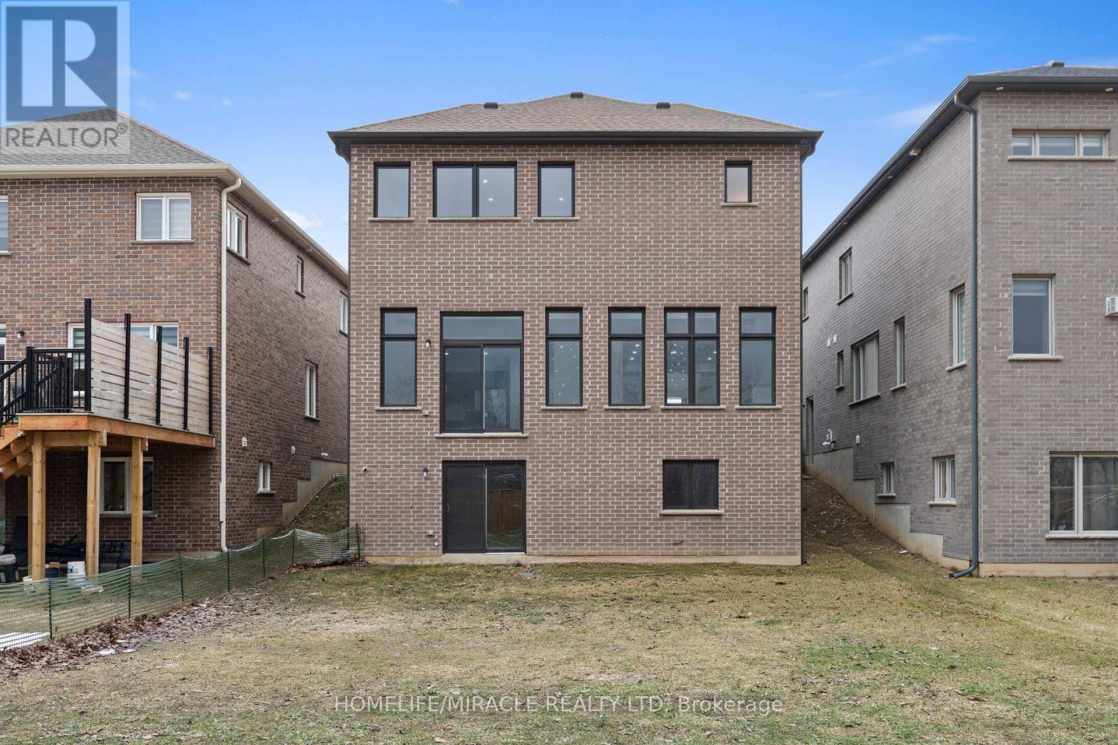 196 Freure Drive Property Photo 6