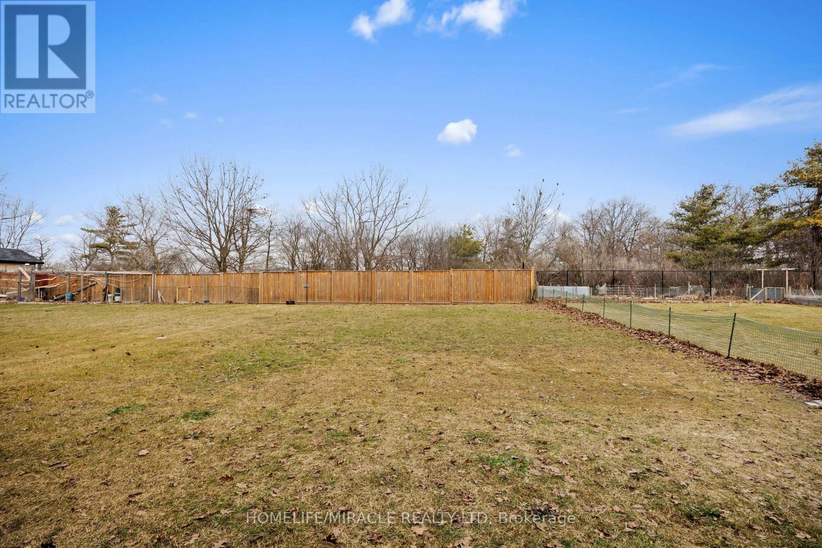 196 Freure Drive Property Photo 7