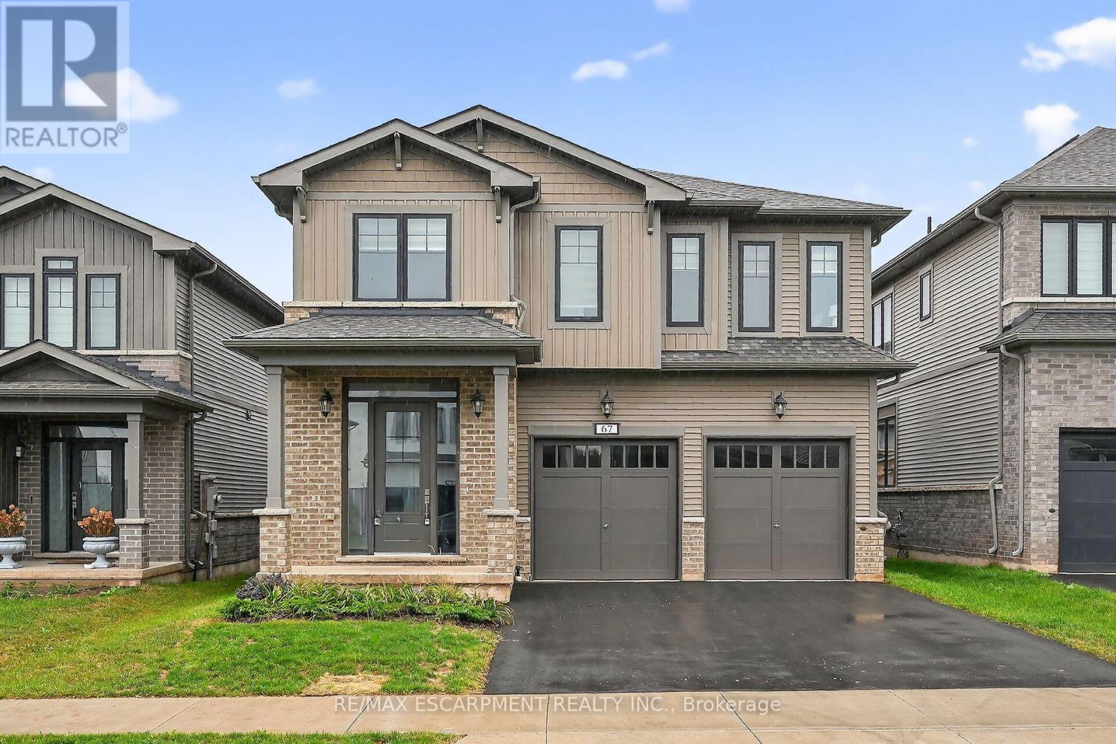 67 Starfire Crescent Property Photo 1