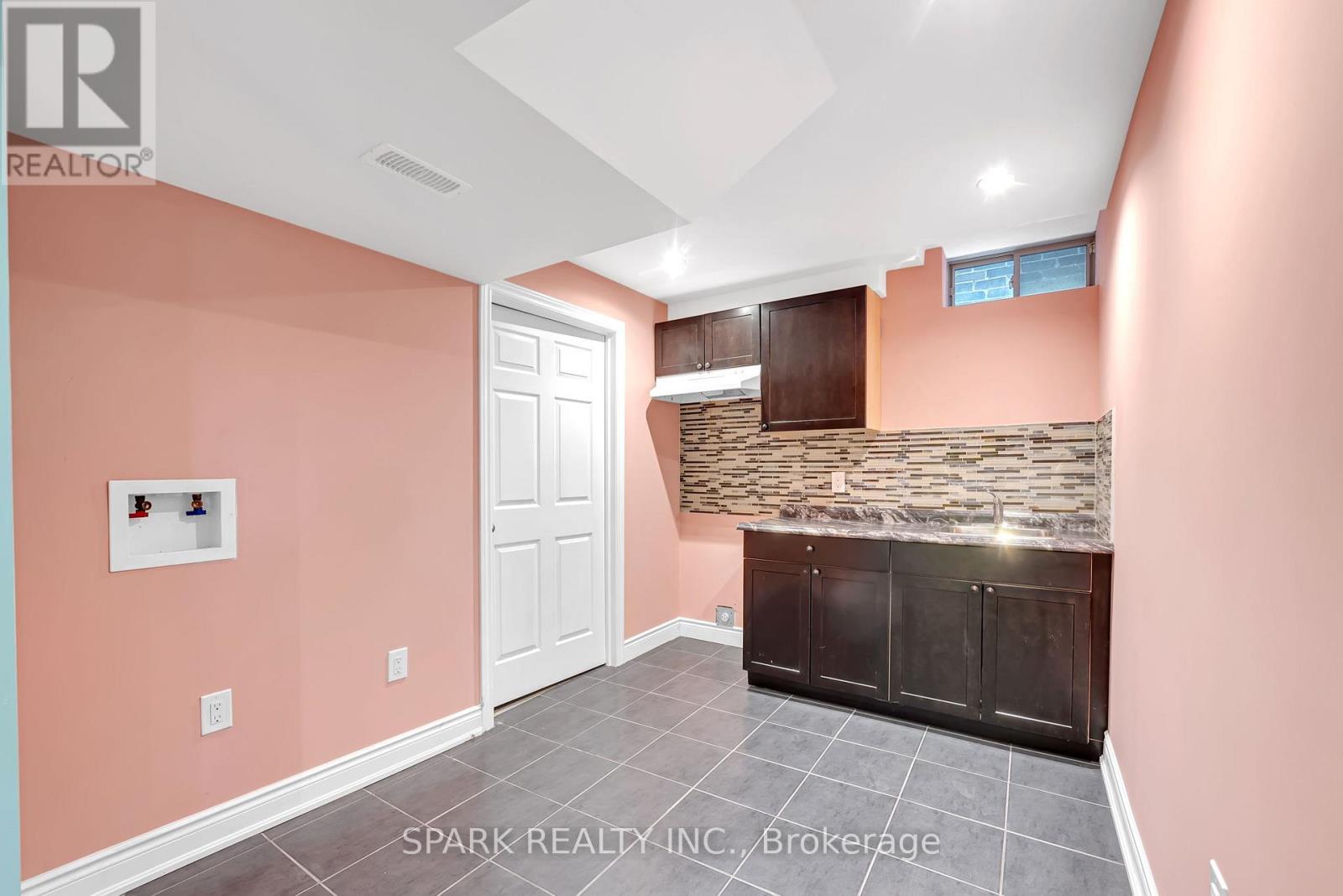 4 Cutts Crescent Property Photo 17