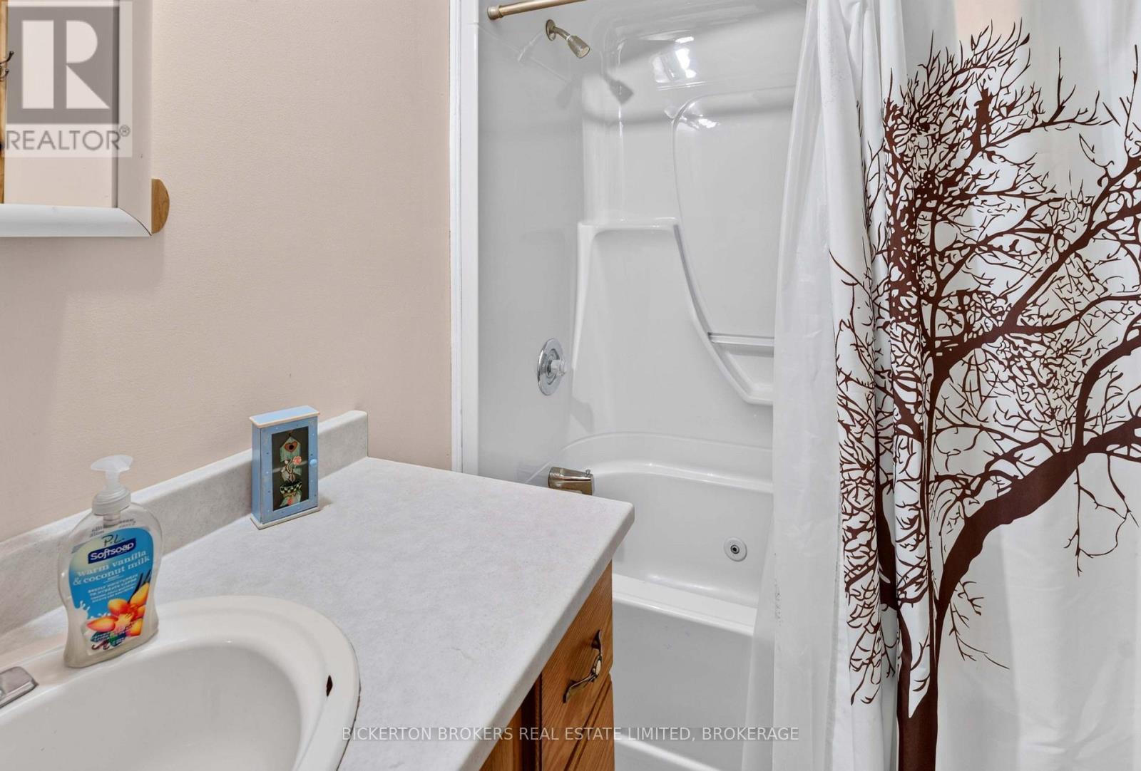 468 Moorhead Lane Property Photo 27