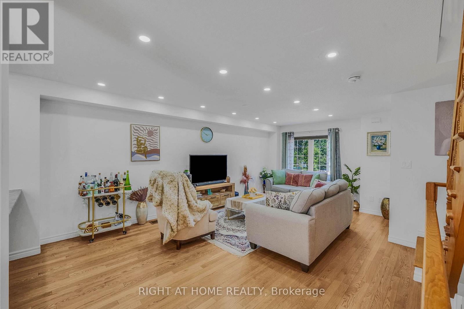 8 Kenridge Terrace Property Photo 17