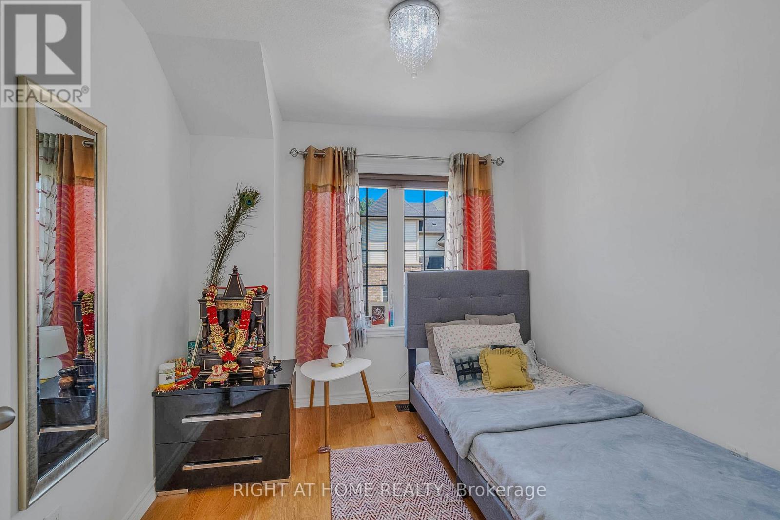 8 Kenridge Terrace Property Photo 32