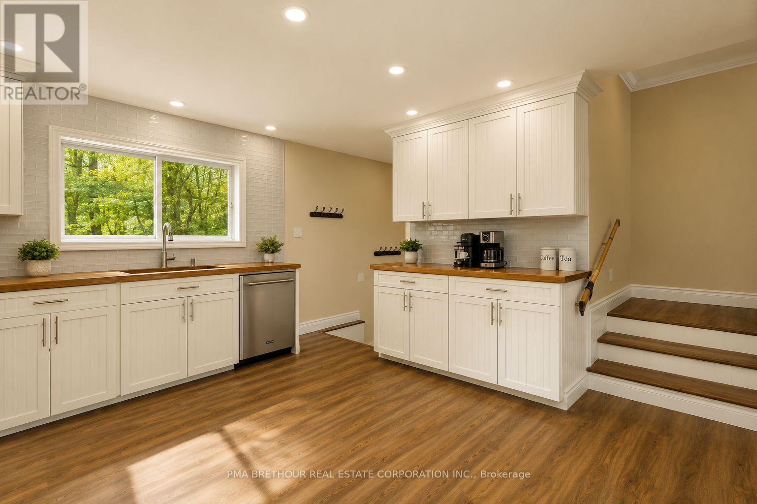 56 Long Lake Estates Road Property Photo 7