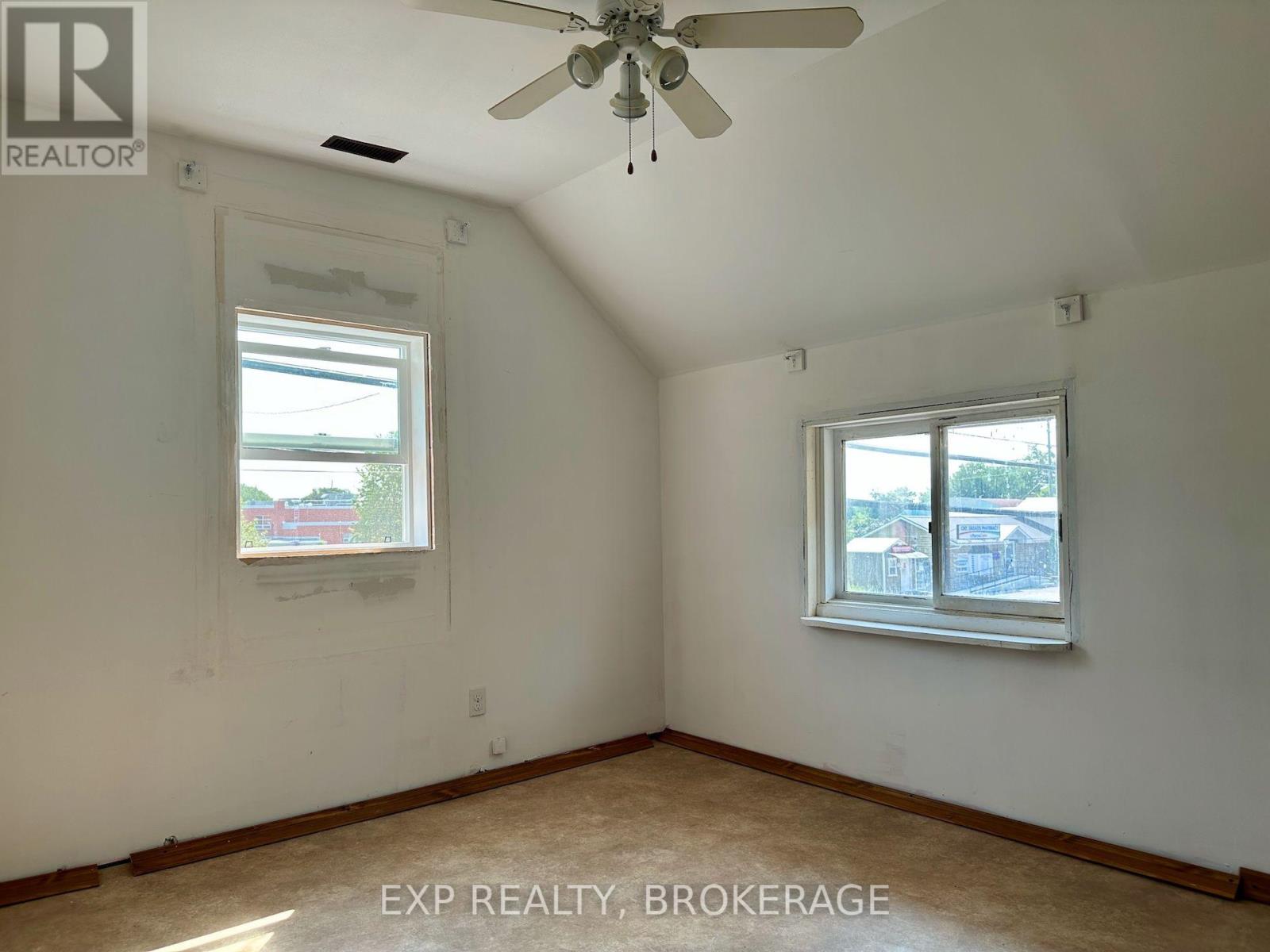 2295 Sydenham Road Property Photo 12