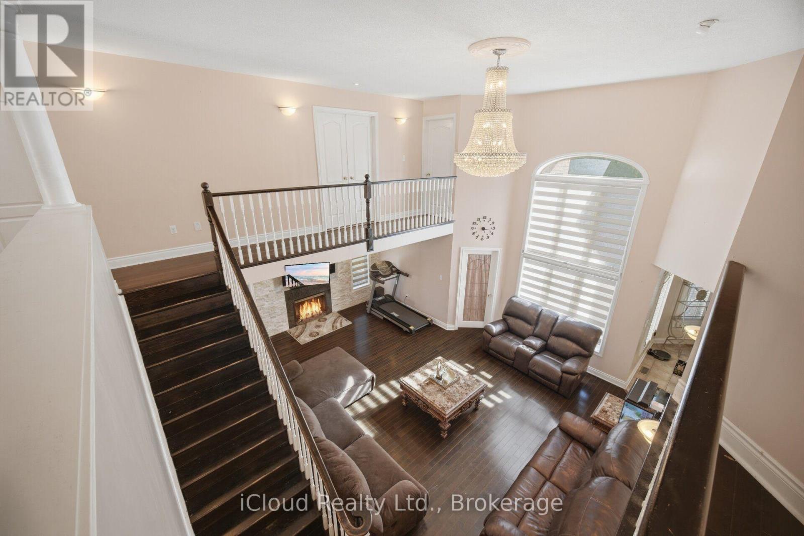 88 Southcreek Court Property Photo 8