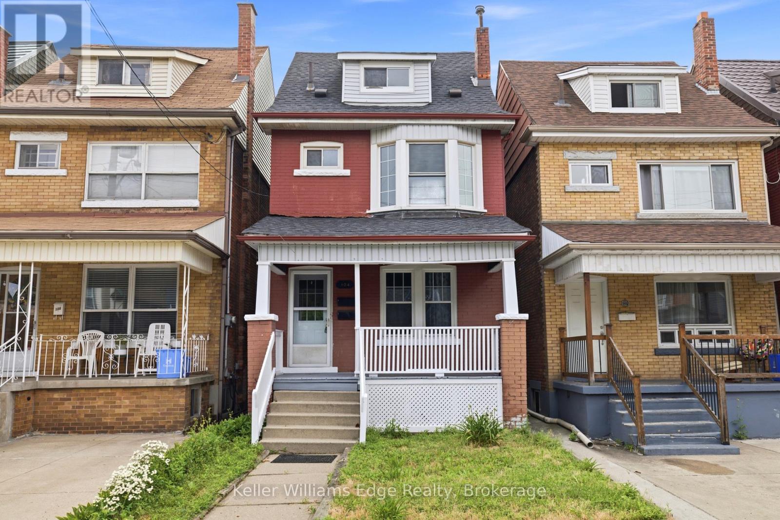 104 Rosslyn Avenue N Property Photo 3