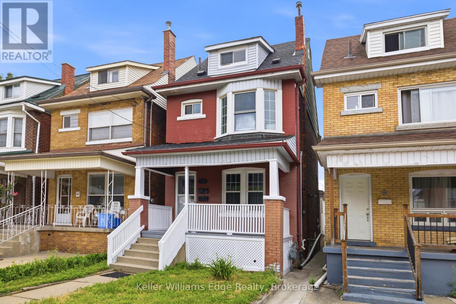 104 Rosslyn Avenue N Property Photo 4