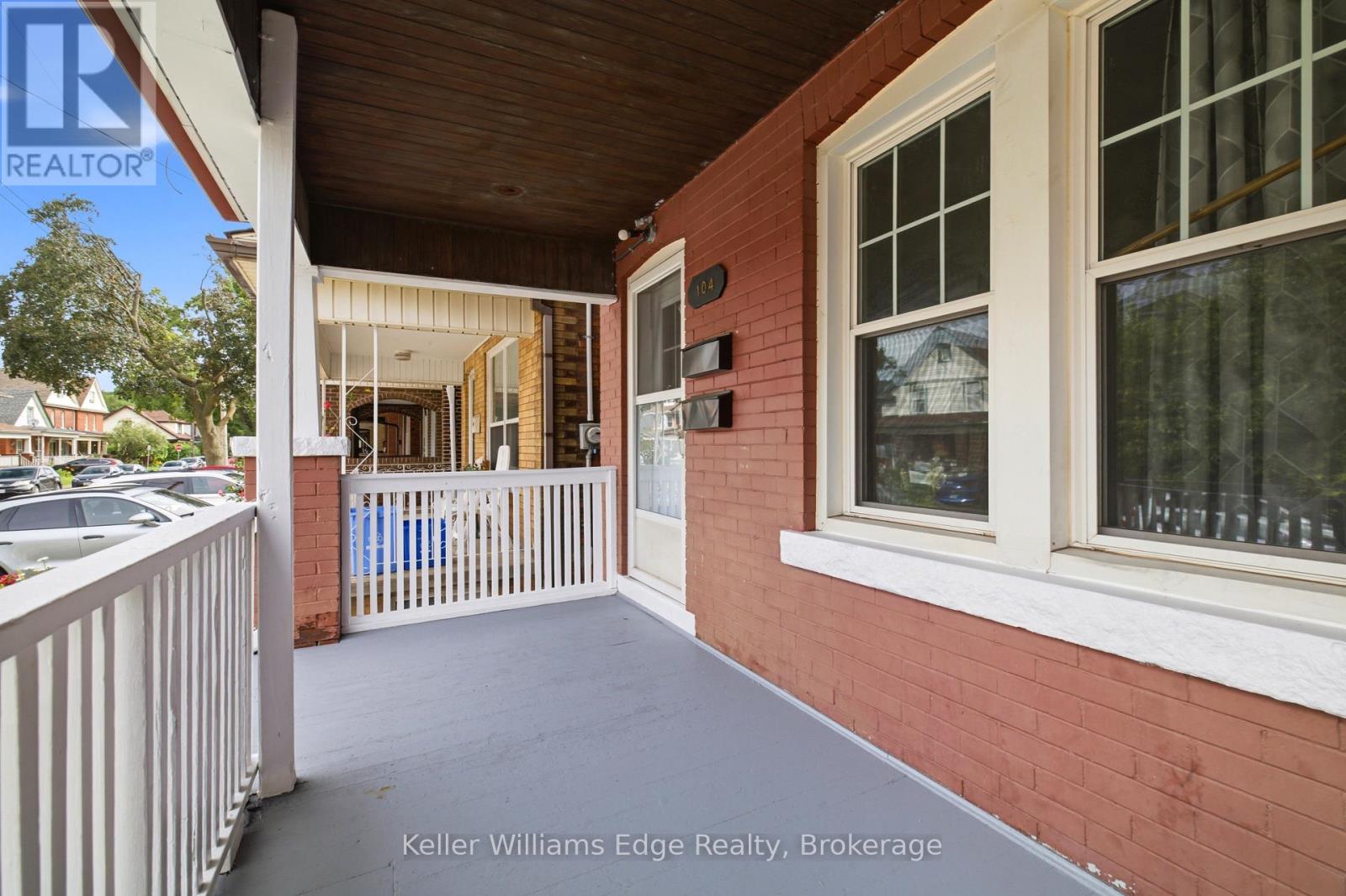 104 Rosslyn Avenue N Property Photo 6