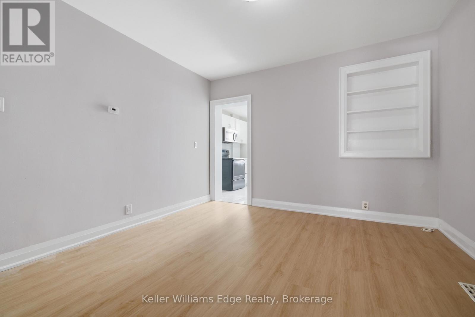 104 Rosslyn Avenue N Property Photo 10