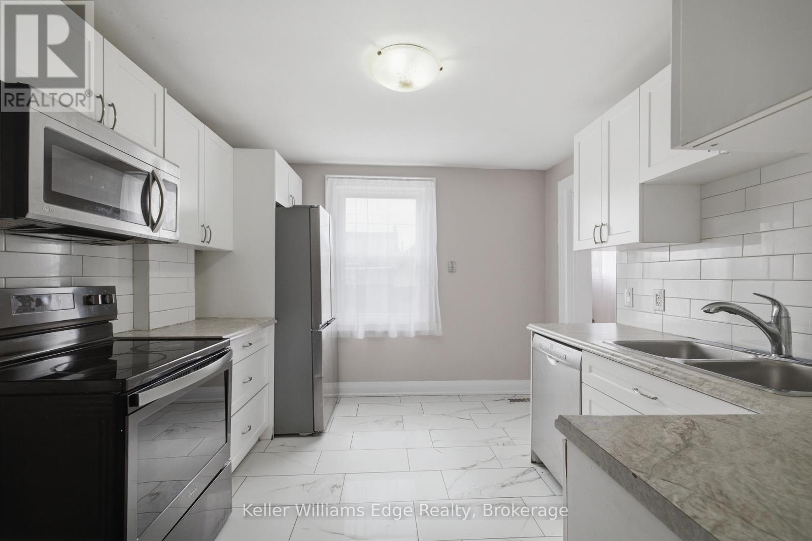 104 Rosslyn Avenue N Property Photo 14