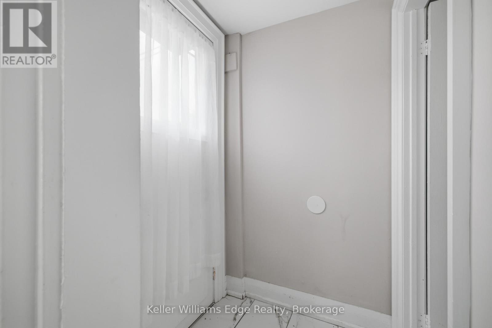 104 Rosslyn Avenue N Property Photo 17