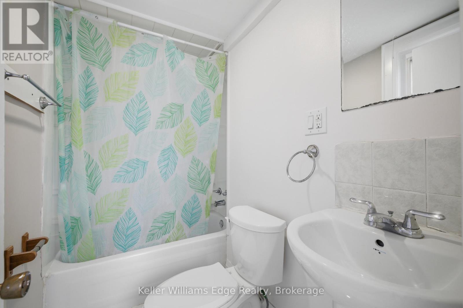 104 Rosslyn Avenue N Property Photo 18