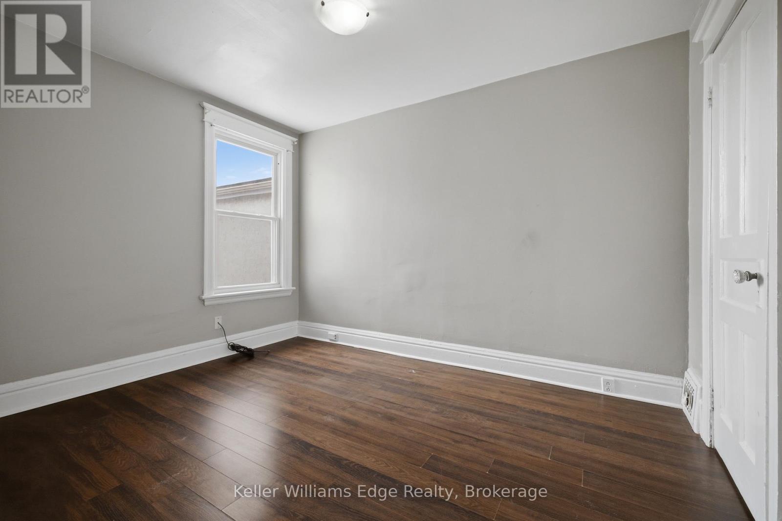 104 Rosslyn Avenue N Property Photo 31