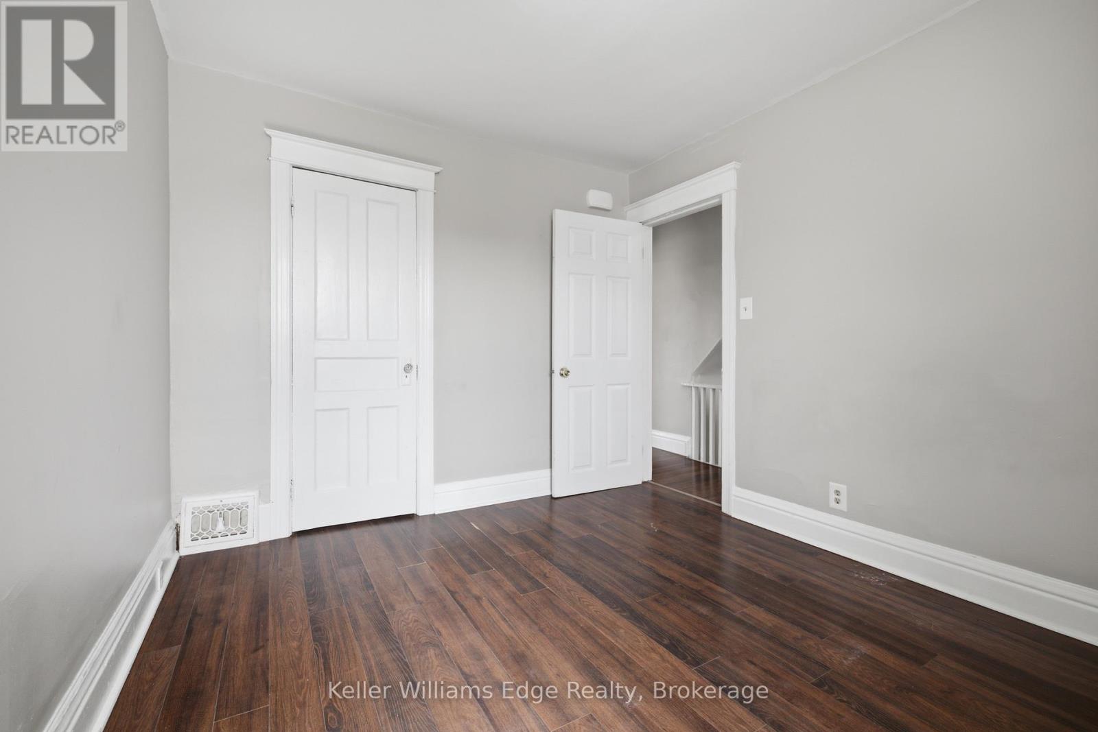 104 Rosslyn Avenue N Property Photo 32