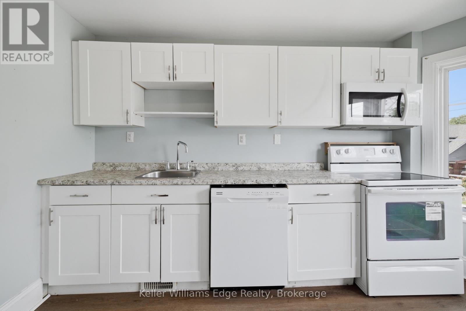 104 Rosslyn Avenue N Property Photo 33