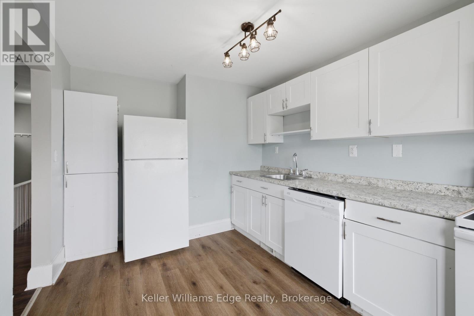 104 Rosslyn Avenue N Property Photo 36