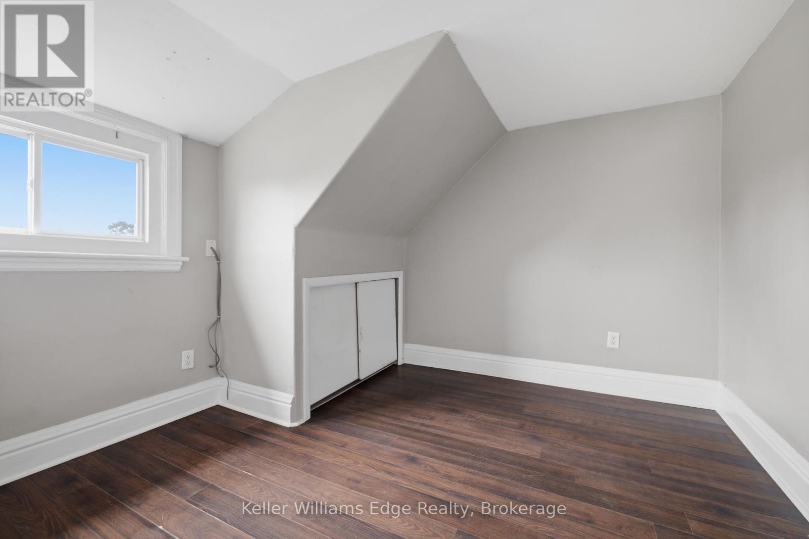 104 Rosslyn Avenue N Property Photo 39